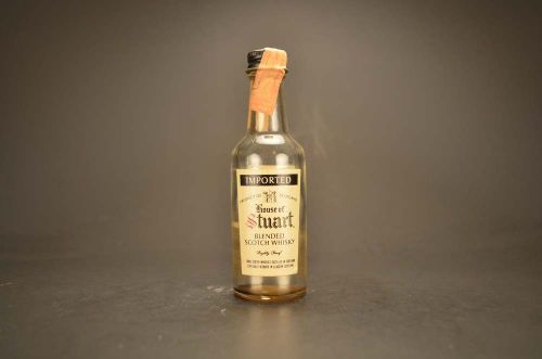 House Of Stuart Blended Scotch Whisky 1422