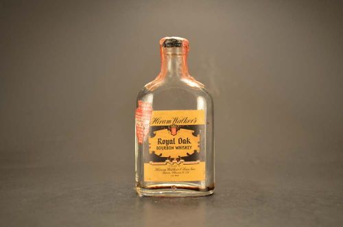 Hiram Walker'S Royal Oak Blended Whiskey 1475