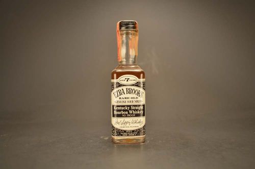 Ezra Brooks Rare Old Kentucky Straight Bourbon Whiskey 1477