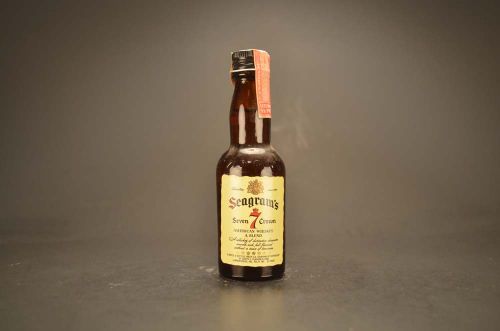 Seagram'S 7 Crown American Whiskey A Blend 1482