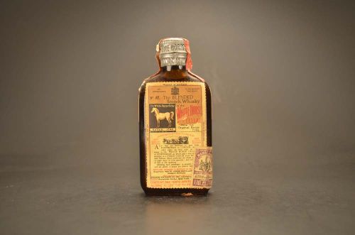 White Horse Cellar The Blended Scotch Whisky 1512