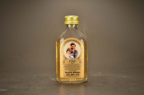 Royal Wedding Commemorative Miniature 1551