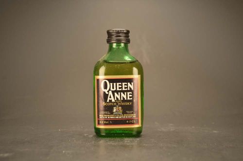 Queen Anne Rare Scotch Whisky 1538