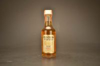 Old Crow Kentucky Straight Bourbon Whiskey 1585