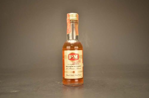 Pm Deluxe Blended Whiskey 1590