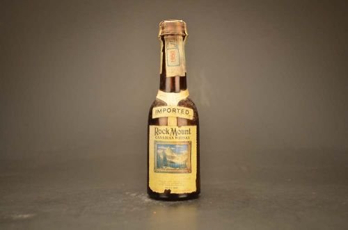 Rock Mount Canadian Whisky 1602