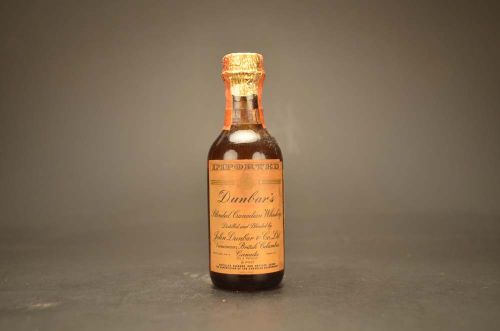 Dunbar'S Blended Canadian Whiskey 1607