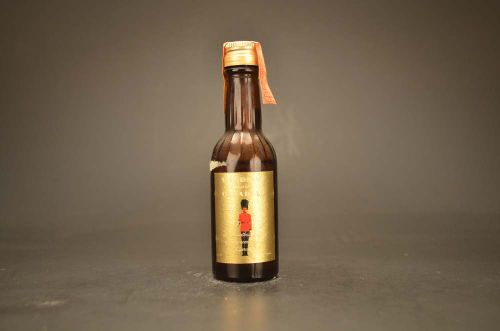 Windsor Supreme Canadian Whisky A Blend 1613