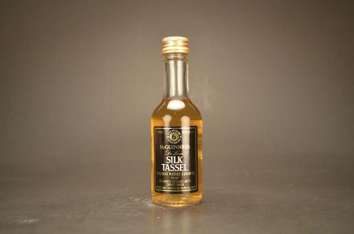 Mcguiness De Luxe Silk Tassel Canadian Whisky 1599
