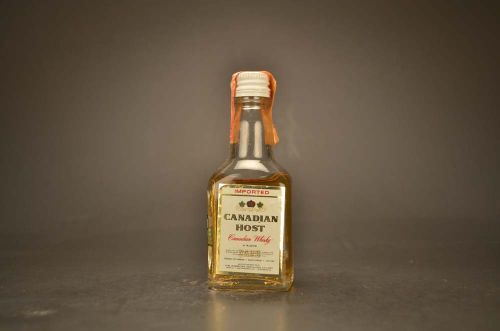 Canadian Host Canadian Whisky A Blend 1600