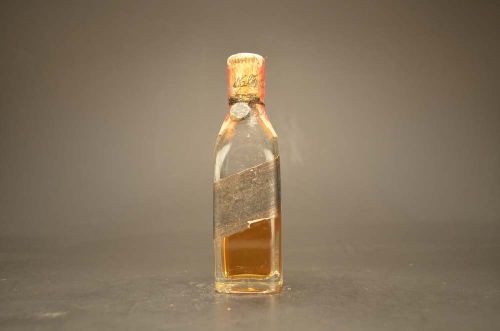 Johnnie Walker Black Label- Blended Scotch Whisky 1633