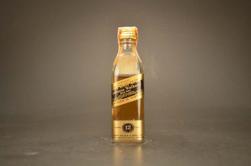 Johnnie Walker Black Label- Blended Scotch Whisky 1630