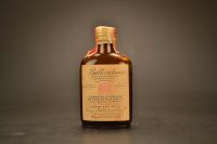 Ballantine'S Liqueur Blended Sctoch Whisky 1680