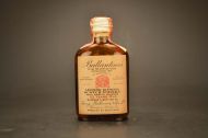 Ballantine'S Liqueur Blended Sctoch Whisky 1681