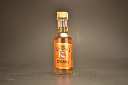 Old Grand Dad Kentucky Straight Bourbon Whiskey 1752
