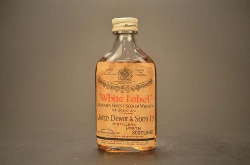 White Label- Dewar'S Finest Scotch Whisky 642