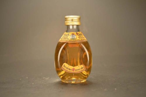 Pinch Old Blended Scotch Whisky 1856