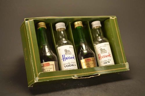 Grande Fine Cognac, London Dry Gin, Grande Fine Cognac, Vodka 1979
