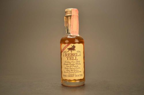 Rebel Yell- Southern Sour Mash Straight Bourbon Whiskey 755