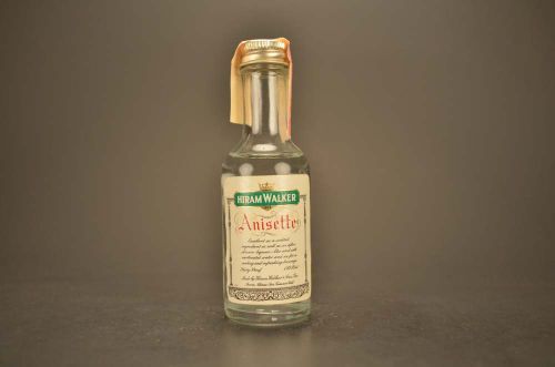 Hiram Walker- Anisette 824