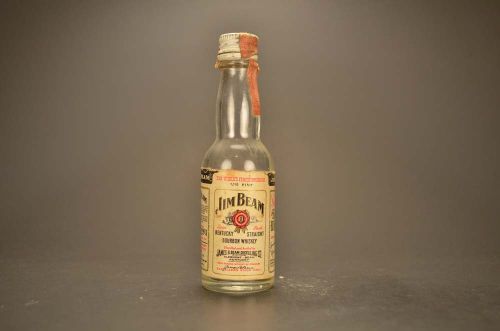 Jim Beam- Kentucky Straight Bourbon Whiskey 896