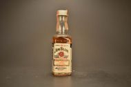 Jim Beam- Kentucky Straight Bourbon Whiskey 900