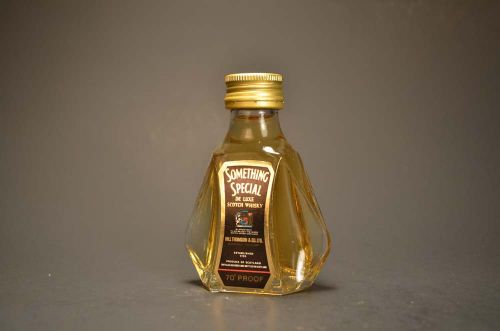 Something Special- De Luxe- Scotch Whisky 340
