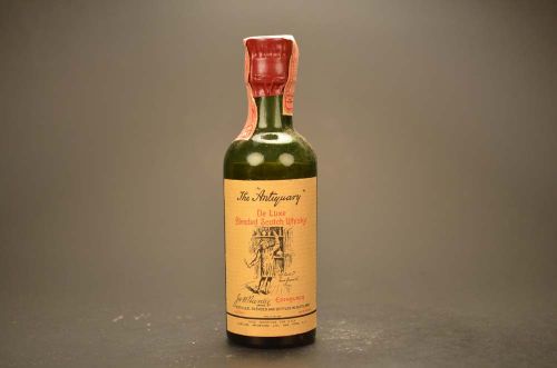 The Antiquary- De Luxe Blended Scotch Whisky 457