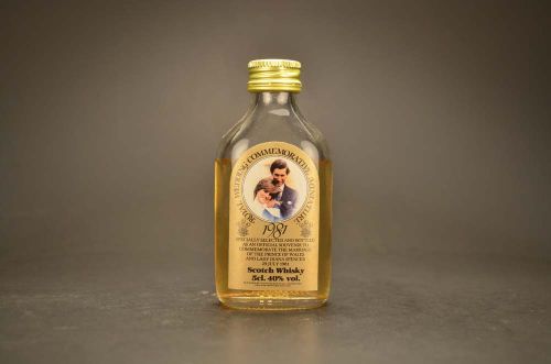 Royal Wedding Commemorative Miniature 1190